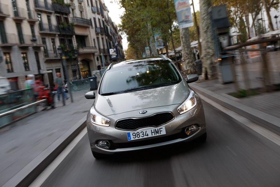  Kia cee&rsquo;d Station Wagon 2012 года  (фото 69 из 89)